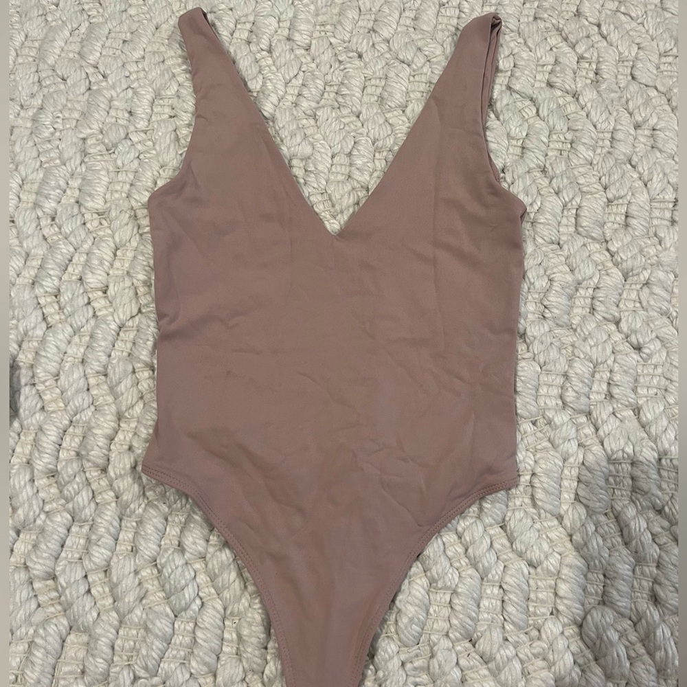 Aritzia Contour Bodysuit